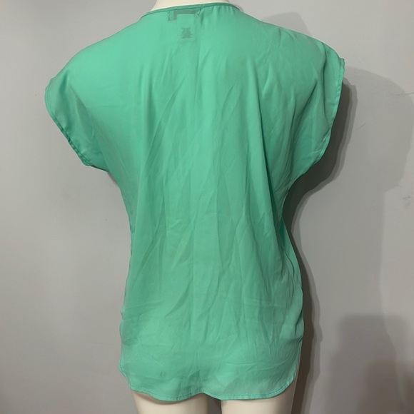 Green v-neck blouse with embroidery, size medium - Picture 4 of 6